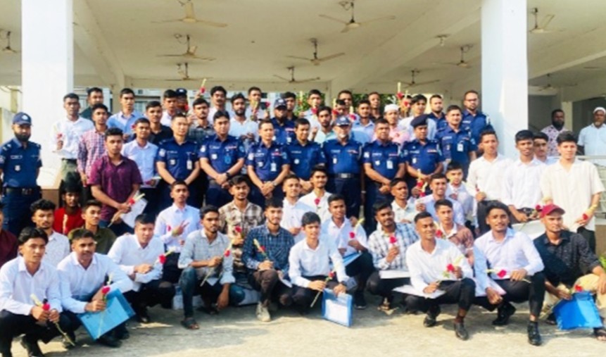 কুমিল্লায় কোনো ঘুষ, তদবির বা হয়রানি ছাড়াই নিয়োগ পেলেন ৪৭ কনস্টেবল